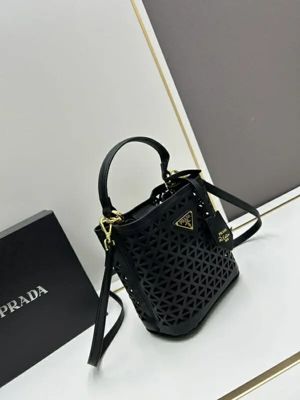 prada aaa qualite sac a main  pour femme s_12410aa1